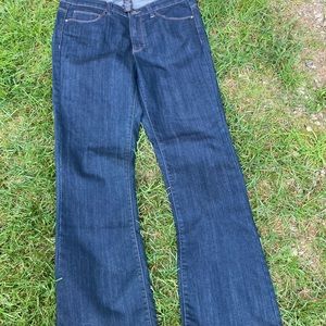 Slightly flared Jean